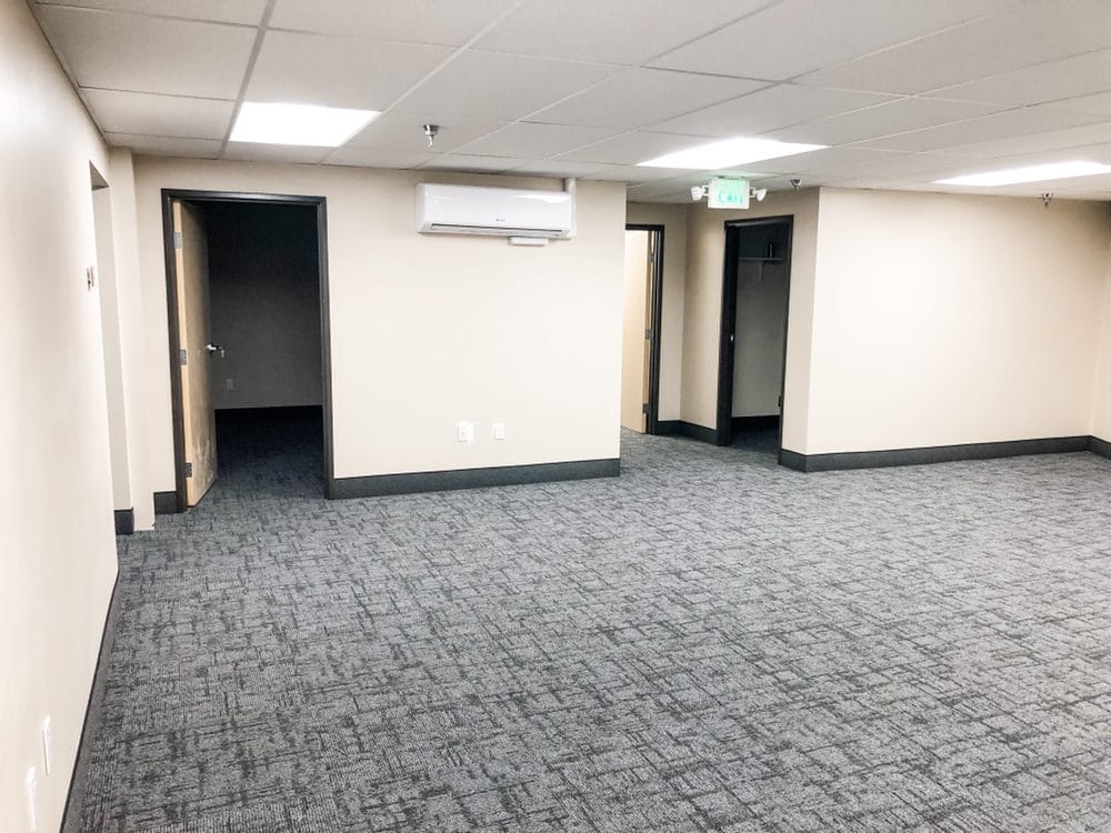 o (17) Commercial Carpet Flooring Services