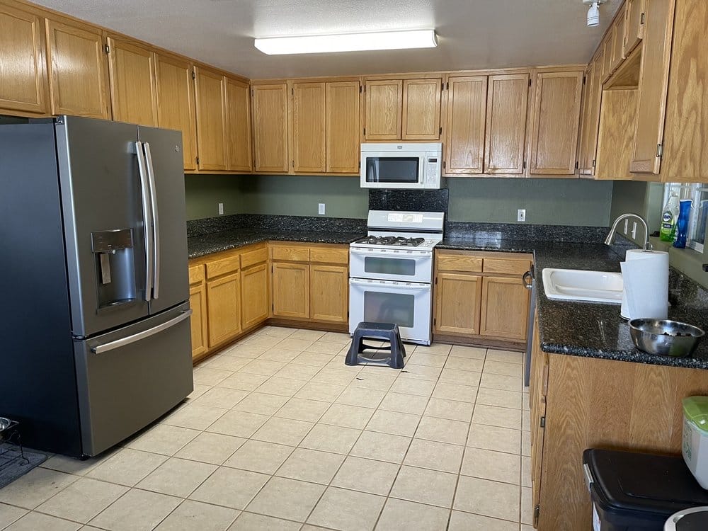 o (7) Cabinets Installation